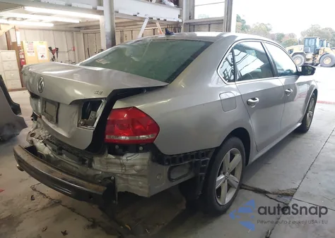 2013 Volkswagen Passat 2.5L Se из США, поврежденный, VIN 1VWBP7A39DC094256